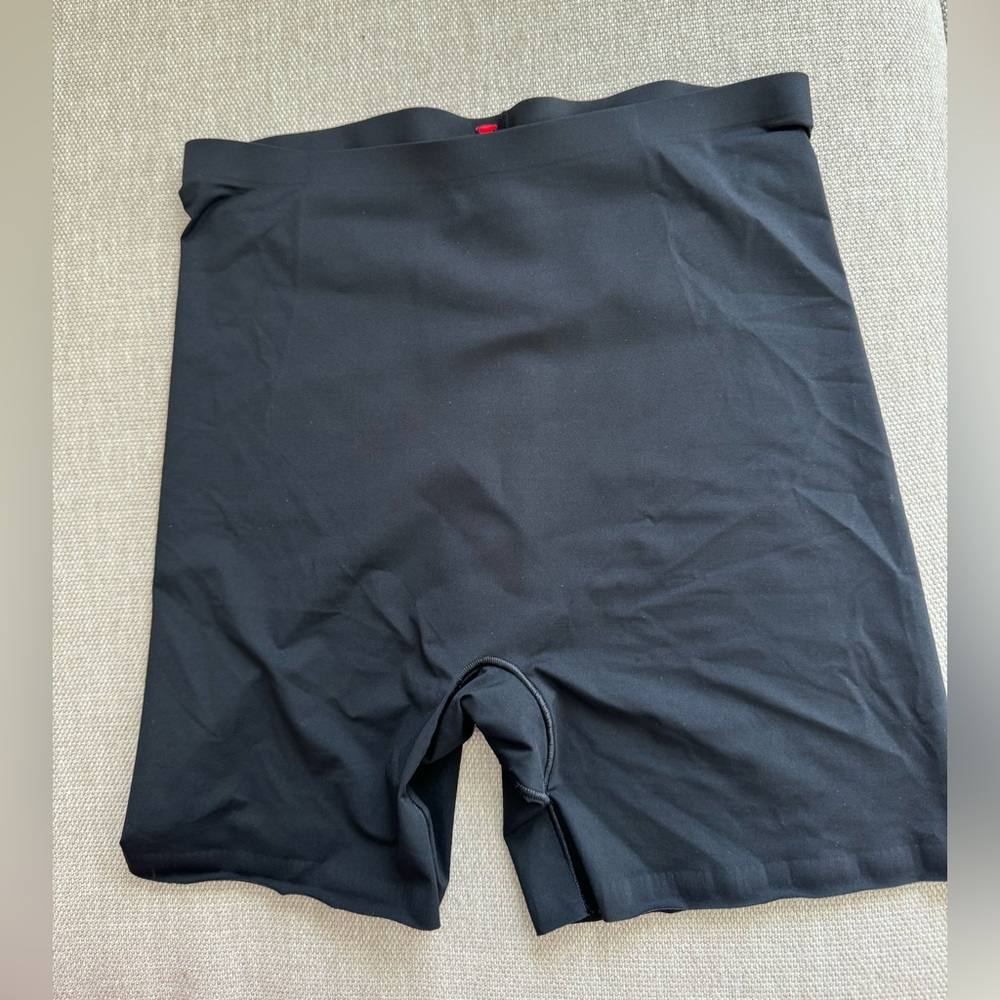 Spanx shorts-Fit-to-You Everyday Short black